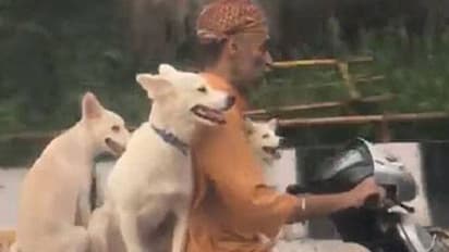 സ്കൂട്ടറില്‍ 'ഫോര്‍ബിള്‍': വീഡിയോ വൈറലാകുന്നു