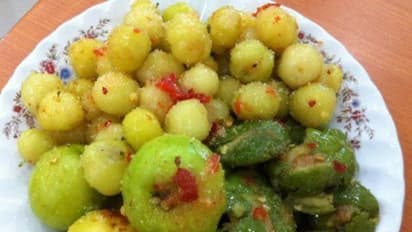 பழங்களில் உப்பு தடவி சாப்பிடுவது நல்லதா? கெட்டதா? தெரிஞ்சுக்குங்க...