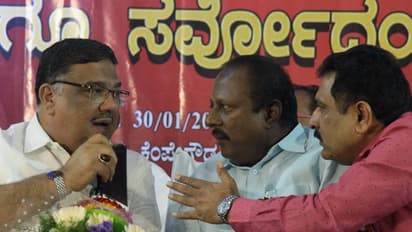 ಸಾರ್ವಜನಿಕ ಸಮಾರಂಭದಲ್ಲಿ ತನ್ವೀರ್ ಸೇಠ್-ಪುಟ್ಟಣ್ಣ ಜಟಾಪಟಿ