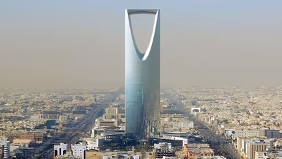 കൊവിഡ് 19: സൗദിയിൽ കർഫ്യൂവിനെതിരെ പോസ്റ്റിട്ടാൽ അഞ്ച് വർഷം തടവും 30 ലക്ഷം റിയാൽ പിഴയും