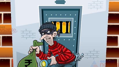 Thief returns stolen items, writes apology in blood after Facebook post on theft goes viral