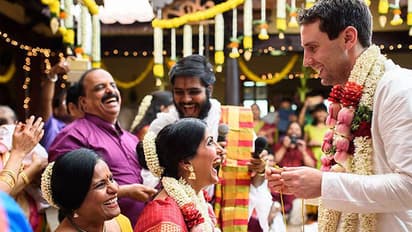 മകളുടെ വിവാഹത്തിന് വിവാഹമോചിതയായ അമ്മയുടെ കന്യാദാനം, വൈറലായി ചിത്രങ്ങള്