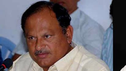 చక్రపాణి బాటలోనే మరింతమంది సీనియర్లు ?