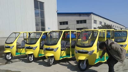 നിരത്ത് കീഴടക്കാന് സോളാര് റിക്ഷകളെത്തുന്നു