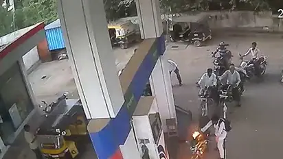പെട്രോള് പമ്പില് നിന്ന ബൈക്ക് തീപിടിച്ചു
