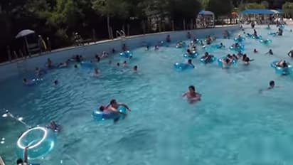 തിരക്കുള്ള നീന്തല്ക്കുളത്തില് ആരുടേയും കണ്ണില്പ്പെടാതെ മുങ്ങിത്താഴ്ന്ന പെണ്കുട്ടി!