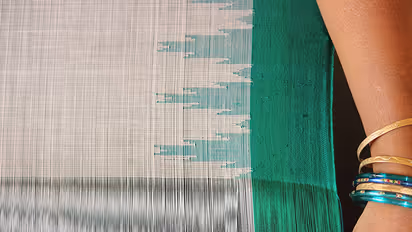 ಲಾಕ್ಡೌನ್ ಎಫೆಕ್ಟ್: ಆರ್ಥಿಕ ಸಂಕಷ್ಟದಲ್ಲಿ ಖಾದಿ ಉತ್ಪಾದನಾ ಕೇಂದ್ರಗಳು