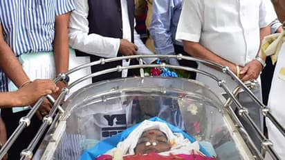 Parvathamma to be buried next to Dr Rajkumar [Watch Live]