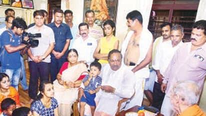 Why did BJP leader Eshwarappa take 4,000 people on pilgrimage?