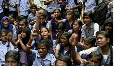 തീവ്രവാദിയെന്ന് വിളിച്ച് അധിക്ഷേപം; വിദ്യാര്ത്ഥി ആത്മഹത്യയ്ക്ക് ശ്രമിച്ചു