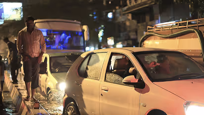 মঙ্গলবারও বদল নেই শহরের জলচিত্রে, জলমগ্ন বেঙ্গালুরুর একাধিক গুরুত্বপূর্ণ রাস্তা