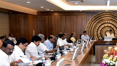 ఐటీ అధికారులకు సెక్యూరిటీ విత్ డ్రా: చంద్రబాబు