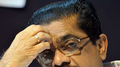 സുധീരന്‍റെ പടിയിറക്കം; കാരണം സ്വന്തം ആരോഗ്യമോ, പാര്‍ട്ടിയുടെ അനാരോഗ്യമോ?