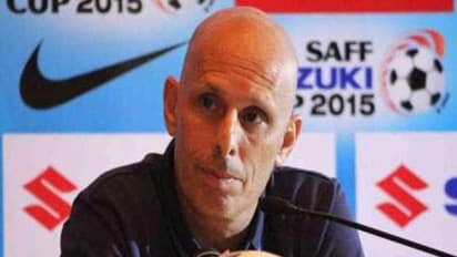 இந்திய கால்பந்து அணியின் பயிற்சியாளராக ஸ்டீபன் கான்ஸ்டன்டீன் நீட்டிப்பு...