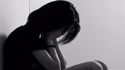 తల్లితో అక్రమ సంబంధం పెట్టుకొని.. కూతుర్ని పెళ్లి చేసుకున్నాడు