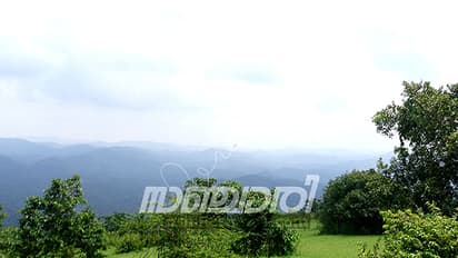 പൊസഡിഗുംപെയില്‍ പെയ്യുന്നത് മഞ്ഞു മാത്രമല്ല!