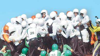 ಒಂದೇ ಬೈಕ್'ನಲ್ಲಿ 58 ಯೋಧರು ಪಯಣಿಸಿ ವಿಶ್ವದಾಖಲೆ