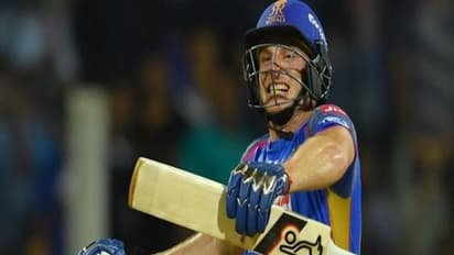 அடுத்தடுத்து 5 அரைசதங்கள்.. அசைக்கமுடியாத ஃபார்ம்!! சேவாக்கிற்கே ஆப்பு அடித்த பட்லர்