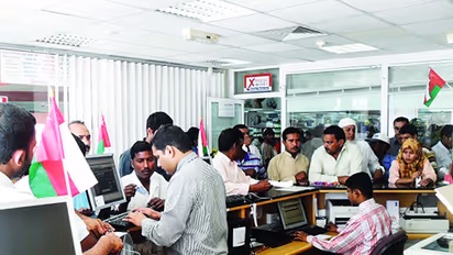 രൂപ കൂടുതല്‍ ദുര്‍ബലമാകുന്നു; നേട്ടം ഉപയോഗപ്പെടുത്താനാവാതെ പ്രവാസികള്‍