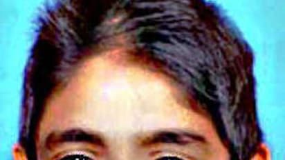 അധ്യാപകരെ സ്ഥലം മാറ്റിയതില് പ്രതിഷേധിച്ച് ആഭ്യന്തര മന്ത്രി രാജി വച്ചു