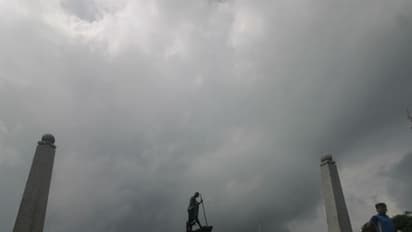 நாளை சூறை காற்றுடன் மழை..! வெளுத்து வாங்க போகுதாம்...உஷார் மக்களே ..!