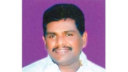 அரசுக்கு எதிராக அடுத்தடுத்து களமிறங்கும் எம்.எல்.ஏக்கள் - திருச்சந்தூர் சட்டமன்ற உறுப்பினர் உண்ணாவிரதம்