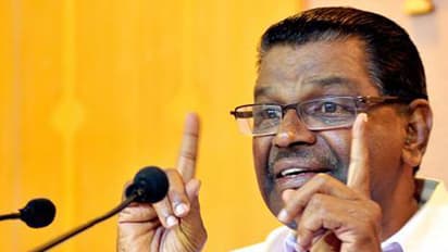 സോളാര്:പരാമര്ശങ്ങള് നീക്കണമെന്നാവശ്യപ്പെട്ട് തിരുവഞ്ചൂര് കോടതിയില്