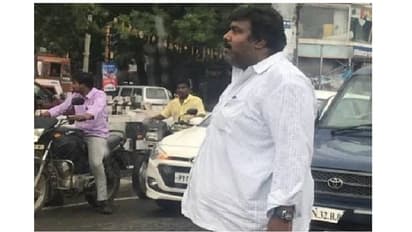 டிராஃபிக் போலீசாக மாறி போக்குவரத்து நெரிசலை சீர் செய்த எம்.எல்.ஏ.! குவியும் வாழ்த்துகள்...