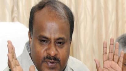 முதல் கையெழுத்துப்போட்டு சிக்க வைத்த எடியூரப்பா !! பேக் அடிக்கும் குமாரசாமி !! அச்சத்தில் விவசாயிகள் !!