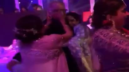 உயிர்விடும் முன் போனி கபூரை கட்டித்தழுவி ஆடிய ஸ்ரீதேவி..! கண்கலங்க வைத்த தருணம்..!