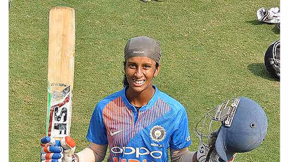 డ్యాన్స్ టీచర్ అవతారమెత్తిన క్రికెటర్ జెమిమా... వీడియో వైరల్