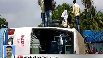 കെഎസ്ആര്ടിസി ബസ് തലകീഴായി മറിഞ്ഞു; നിരവധി പേര്ക്ക് പരിക്ക്