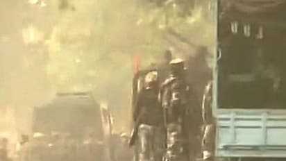 കശ്മീരിൽ ഏറ്റുമുട്ടൽ തുടരുന്നു : 4 ഭീകരരെ വധിച്ചു