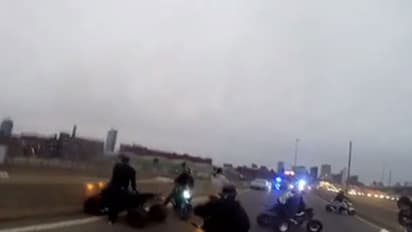 സ്പോര്ട്സ് ബൈക്കില് റോഡില് അഭ്യാസം കാണിച്ച യുവാക്കളെ പൊലീസ് വെടിവച്ച് തുരത്തി>>> വീഡിയോ