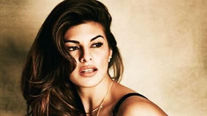 Watch: This actor has no problems in changing in front of Jacqueline Fernandez