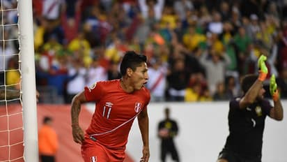 പെറുവിന്റെ 'കൈക്കരുത്തിന്' മുമ്പില് തോറ്റ് ബ്രസീല് പുറത്ത്