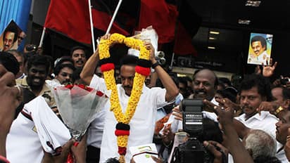 Stalin denies any support for Panneerselvam, TN suspense continues