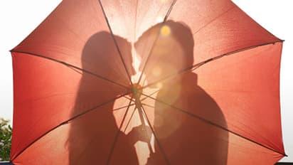 ಡೇಟಿಂಗ್ ವೆಬ್ಗೆ ಪತ್ನಿ ಫೋಟೋ ಹಾಕಿದ್ದ ಟೆಕ್ಕಿ ಸೆರೆ