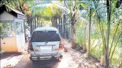 பண்ணை வீட்டில் பாதாள அறை !! ரெய்டின்போது திகில் கிளப்பிய டி.டி.வி.தினகரன் !!!