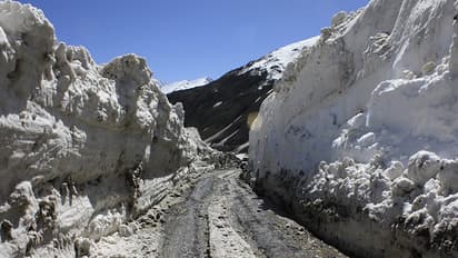 ಲಡಾಕ್-ಕಾಶ್ಮೀರ ನಡುವೆ ನಿರ್ಮಾಣವಾಗಲಿದೆ ಅತೀ ದೊಡ್ಡ ಸುರಂಗ ಮಾರ್ಗ