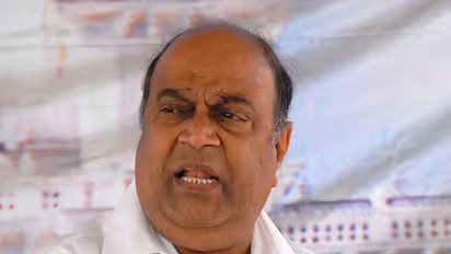 12 మంది వలస నేతలకు కాంగ్రెస్ టిక్కెట్లు:నాగం, మర్రికి నిరాశే