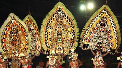 ഹൈന്ദവസംഘടനകളുടെ വിലക്ക്: കണ്ണൂരിലെ കോളേജുകളില് പടയണി അവതരണം ഉപേക്ഷിച്ചു