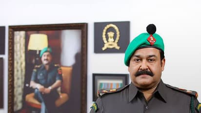 What is unique about Mohanlal's 1971: Beyond Borders?