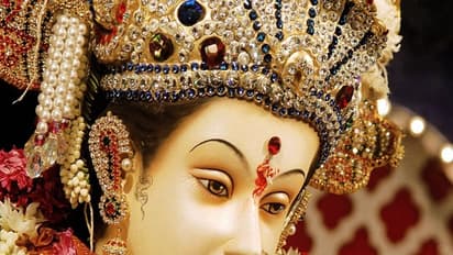 பத்தி தலைக்கேறி நாக்கை அறுத்து காணிக்கை செலுத்திய பக்கத்தை...! வேதனையில் கணவர்...!