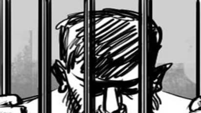 போலீஸுக்கு டிமிக்கி கொடுத்து எஸ்கேப் ஆன சிறைக்கைதி 14 வருடங்களுக்குப் பிறகு மீண்டும் கைது…