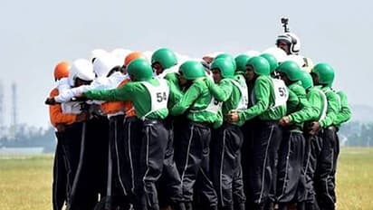 ഒരു ബുള്ളറ്റില് 58 പേര്; ഇത് ഇന്ത്യന് ആര്മിയുടെ റെക്കോര്ഡ്