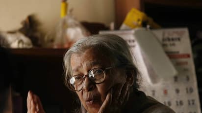 എന്നെ അടക്കം ചെയ്യൂ, അവിടെ ഒരു മഹുവാ ചെടി നടൂ'; മരണത്തെക്കുറിച്ച് മഹാശ്വേതാ ദേവി പറഞ്ഞത്