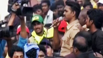 "விவசாயம்தான் எனக்கு முக்கியம்"- மெரீனாவில் பட்டையை கிளப்பிய போலீஸ்