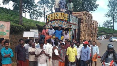 എച്ച്.എം.എല് കമ്പനിക്ക് യൂക്കാലി മുറിയ്ക്കാന് അനുമതി; വാഹനം നാട്ടുകാര് തടഞ്ഞു