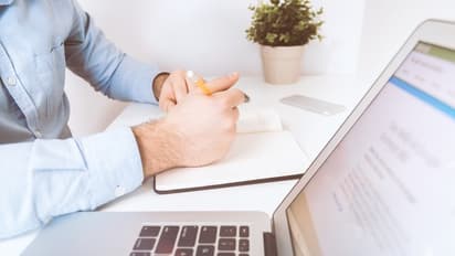 coronavirus : కరోనా భయం.. ఢిల్లీలో ప్రైవేట్ ఆఫీసులకు ఇక నుంచి వర్క్ ఫ్రం హోం..